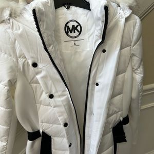 Never used, size S, too big for my wife, lost receipt